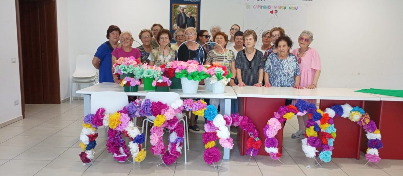 Trodica di Morrovalle: fiori di carta per il Corpus Domini